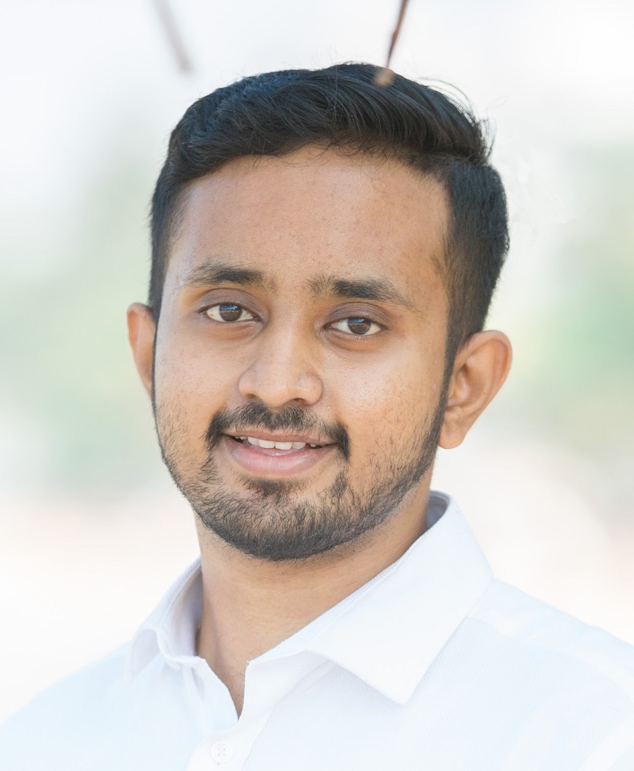 Traversing Sri Lanka with a camera on his shoulder