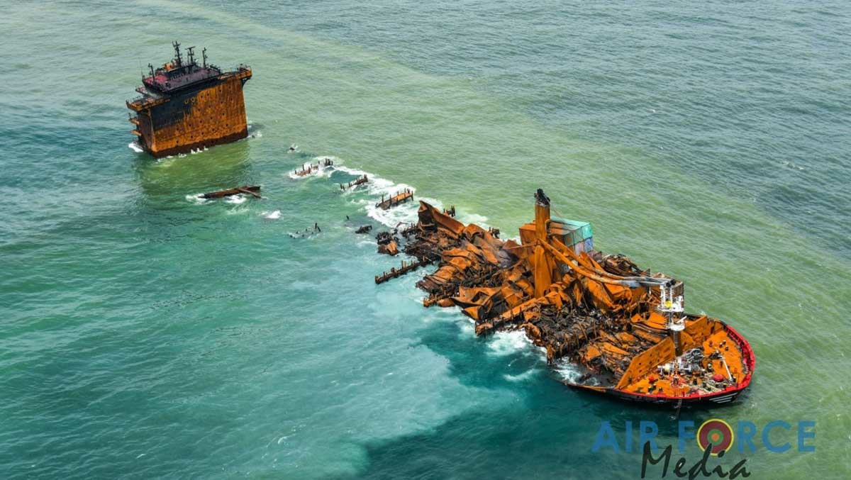 X-Press Pearl: Sunken, but still deadly