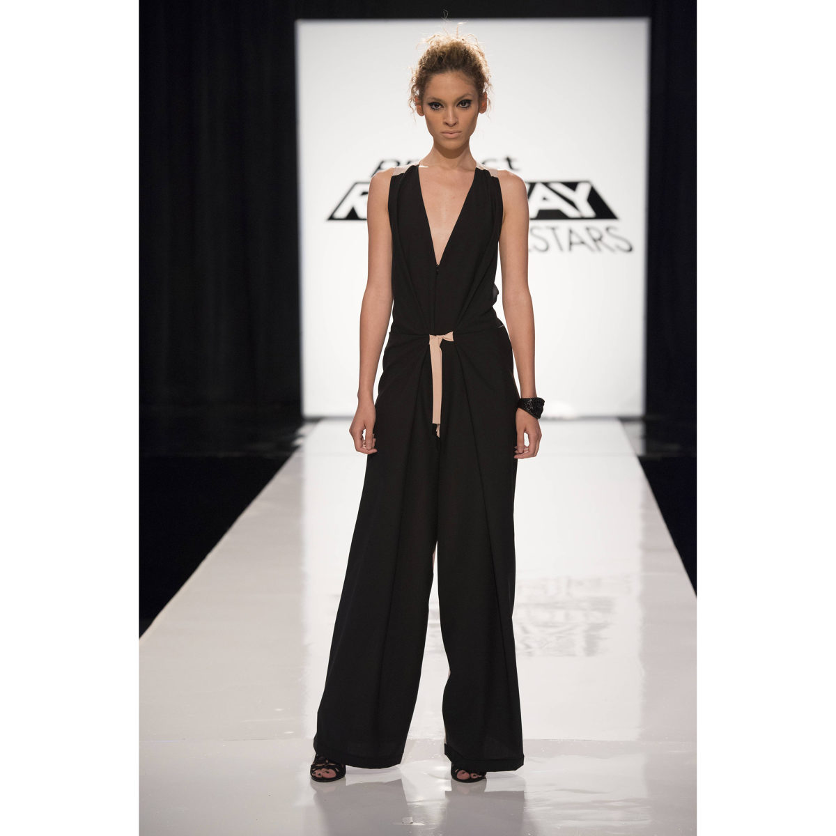 M: Project Runway Fashion Design Challenge Set 450 85 M: Project Runway Fashion Design Challenge Set 450 13