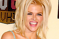 Side-anna-nicole-smith_1