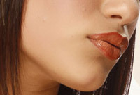 Beauty-tips-for-shiny-glossy-lips-side