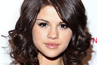Miley-selena-hair-side