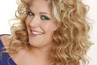 Hairstyle-makeover-mastering-the-art-of-curls-side