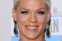 Hairstyle-highlights-from-the-2012-american-music-awards-side