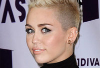 Hairstyle-evolution-miley-cyrus-short-haircut-side