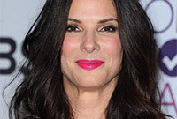 Makeup-ideas-candy-pink-lipstick-side
