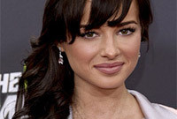 Evening-hairstyle-ideas-side-swept-locks-side