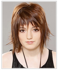 Model with textured mid-length hair