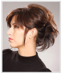 Model with mid-length upstyle
