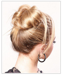 Model with blonde upstyle