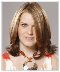 Model with fine straight hair