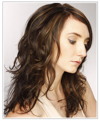 Model with brown wavy hair