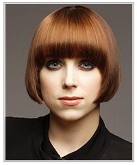 Model with blunt bob