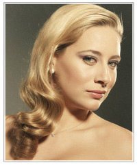 Model with long blonde waves