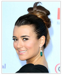 Cote de Pablo hairstyles