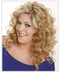 Model with wavy hair