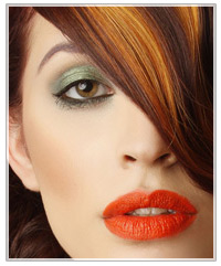 Click here to try on this hairstyle Model with a green smokey eye