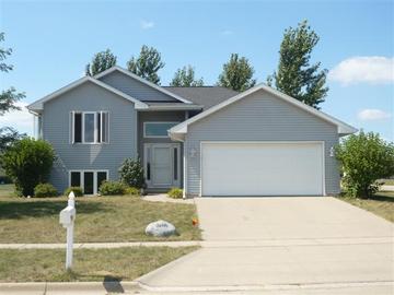 605 Tantara Ct, North Liberty