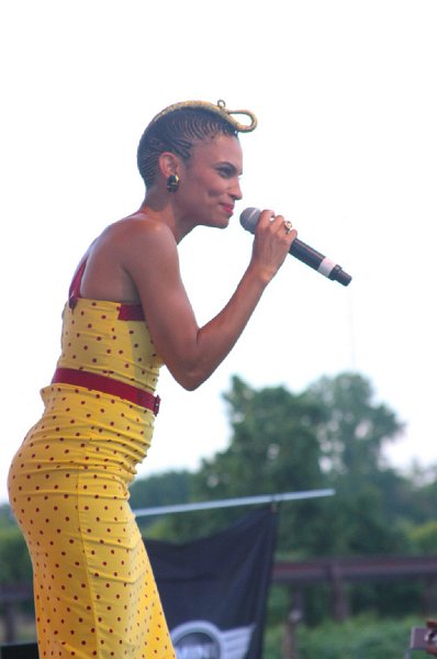 Goapele, OMF 2010