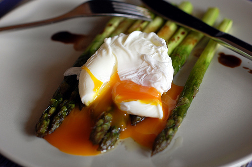 Roasted Asparagus Topped with a Poached Egg recipe