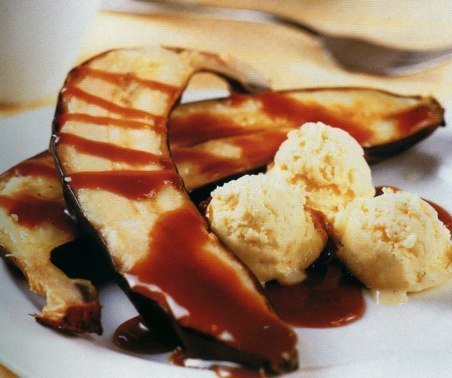 Baked Bananas with Ice Cream and Toffee Sauce recipe