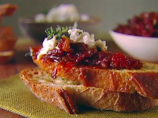 Ei1008_crostiniwithsundriedtomatojam_e_medium