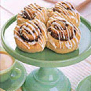 Cinnamon_buns_medium