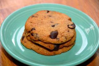 Dairy-free_gluten-free_chocolate_chip_cookies_medium