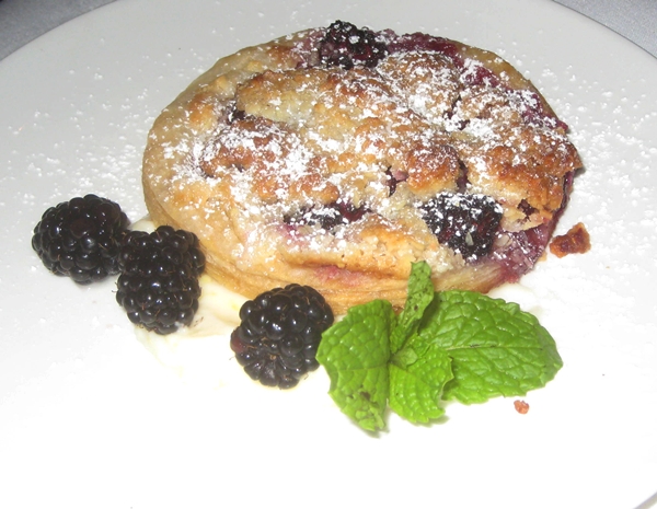 Almond Fruit Tart Le Bistro Honolulu Restaurant Review-Almond Fruit Tart