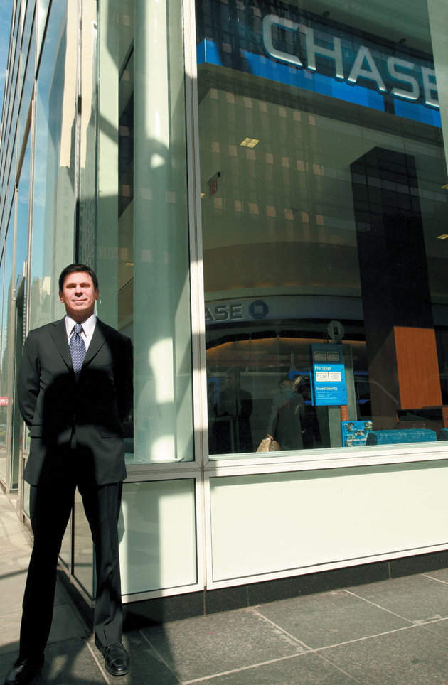 Bank_bust_opens_midsize