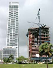 October_2007-_construction_miami_condos_midsize