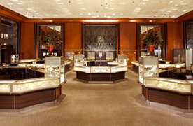 Tiffany_s_flagship_frontbox