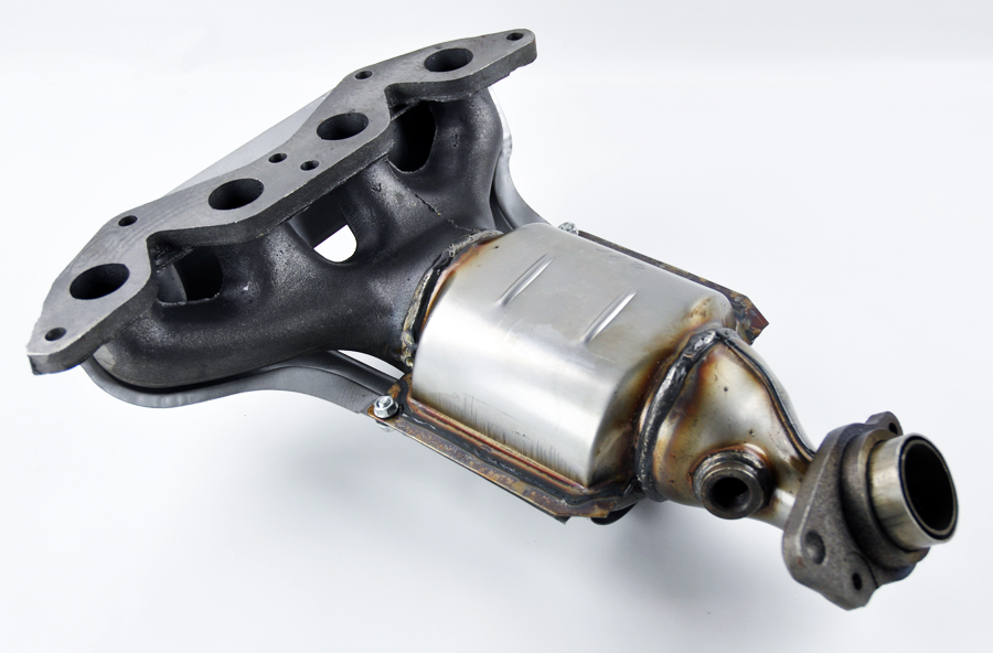 Exhaust Manifold w/ Catalytic Converter for Honda Civic 20012005 1.7L