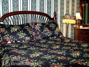 Putnam Manor House Bed & Breakfast::BedAndBreakfast.com