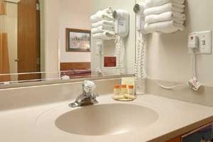 Days Inn Of Madison::Hotels.com