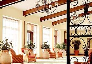 Web-evt_3923-lobby-1