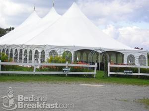 Cooper Hill Inn::BedAndBreakfast.com