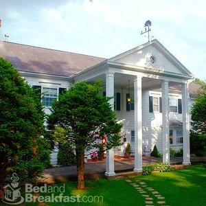 Applegate Inn::BedAndBreakfast.com