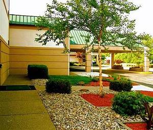 Evansville Plaza Hotel And Suites::Expedia