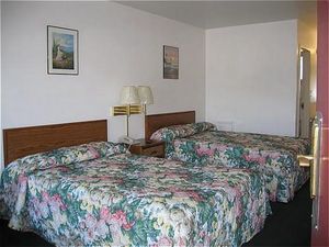White Oaks Motor Lodge::Travelocity.com
