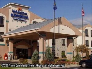 Holiday Inn Express Hotel And Suites Plymouth::Travelocity.com