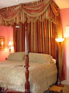 The Queen Anne Bed & Breakfast::BedAndBreakfast.com