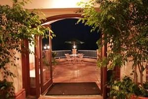 Malibu Beach Inn::Hotels.com