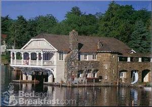Lake George Boathouse Bed and Breakfast::BedAndBreakfast.com