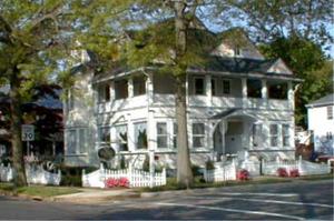 Nathaniel Morris Inn::BedAndBreakfast.com
