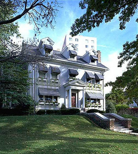 Southmoreland on the Plaza::Hotels.com