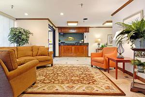 Web-mem_east-lobby-1