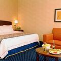Tn-g74243_room_01_f