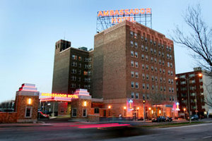 Ambassador Hotel - Milwaukee::Hotels.com