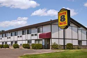Super 8 Motel - Park Falls::Expedia